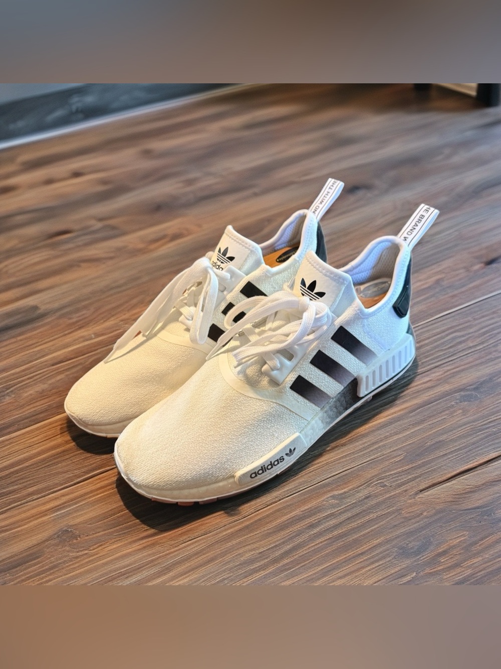 Adidas Mens Boost NMD R1 EG7410 White Running Shoes Sneakers Size 13 Nice - Picture 2 of 8